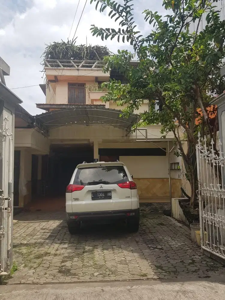 Dijual Rumah dan kos kost 4 lantai selangkah Raya Mulyosari