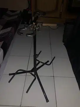 stand gitar jepit double