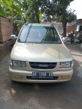 Isuzu panther ls th 2001 bagus mulus siap pakai