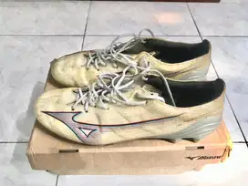 sepatu bola mizuno alpha elite