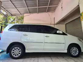 Innova V diesel matic 2012