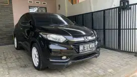 HRV 2015 1.5 warna hitam