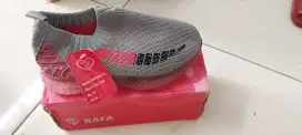 Sepatu anak perempuan size 29