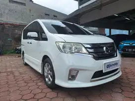 [OLX Mobbi] Dp Rendah Nissan Serena Merah 2.0 Highway Star-AT 2013 PZS