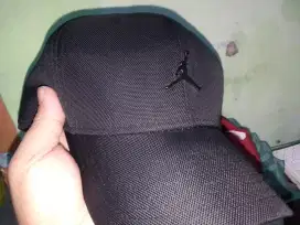 Dijual topi merk Jordan ory warna hitam no minus