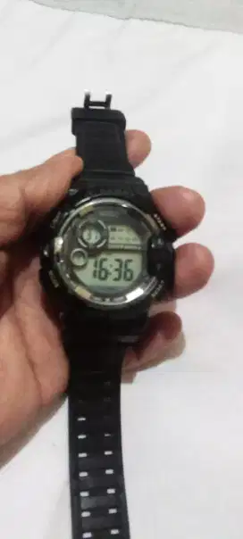 Jam tangan pria digital