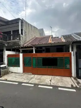 RUMAH MEWAH DI KOMPLEK DKI PONDOK KELAPA