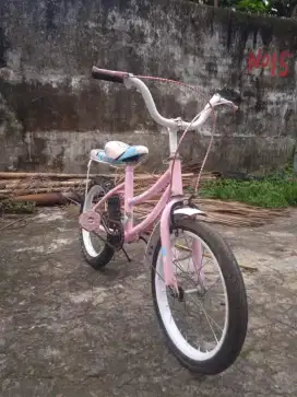 Sepeda bekas anak 16 inci warna pink full ori