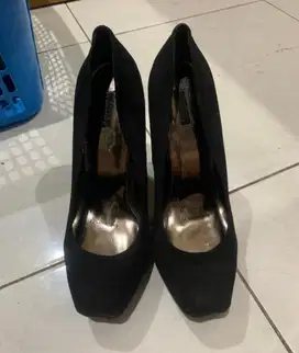 Andre Valentino Heels 38 Like New Nego sadis