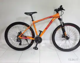 sepeda MTB Polygon cascade 2 ukuran 27,5 frame M