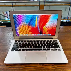 Macbook Air 11inch 2011