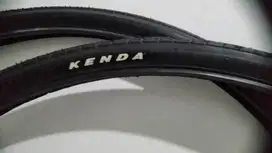 Ban 700 x 28C Kenda