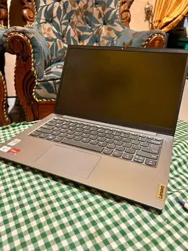 Laptop Lenovo V14 AMN