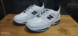 Sepatu Running NB lokal