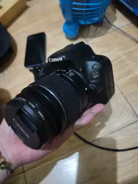 Canon 200D lensa kit