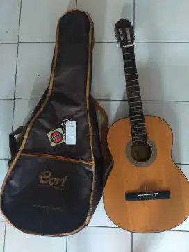 Gitar klasik/akustik nilon merk cort AC100OP asli original mii