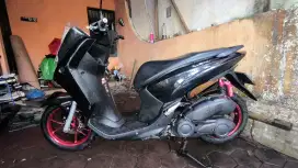 Yamaha lexi 125