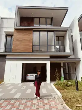 TURUN HARGAAA! JUAL CEPAT!  KOTAWISATA CIBUBUR.CLUSTER PREMIUM 3LANTAI