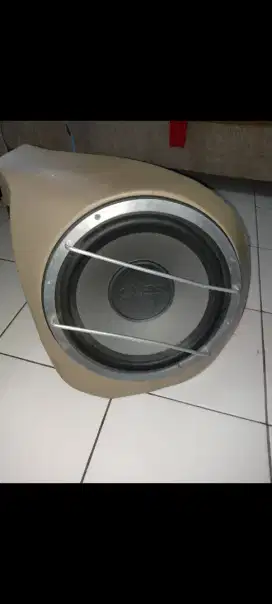 Subwoofer plus box merk canvas