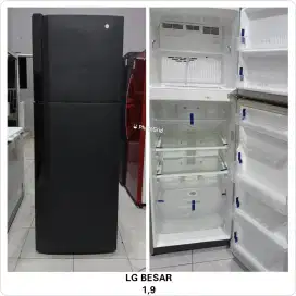 KULKAS 2 PINTU BESAR MERK LG