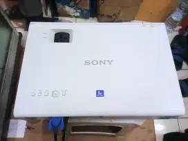 Proyektor Sony 4000 lumen, hdmi,siap pakai