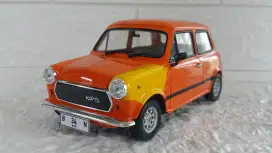 Diecast / Miniatur Morris Mini Cooper Mr. Bean first car Orange 1:24