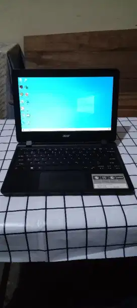 Netbook Acer slim