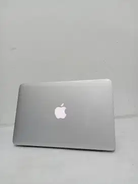 Di jual MacBook Air A1465 Early 2014