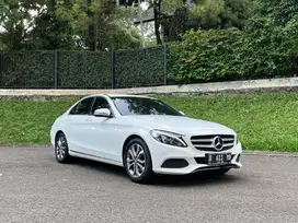 Mercedes-Benz C200 Avantgarde 2016 / 2015.