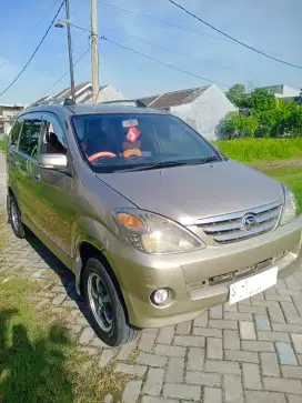 Bismilah dijual aja mobil pribadi Xenia Li sporty 2004