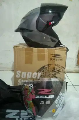 Helm ZEUS 611 HALFFACE fullset,mulus..mahar 550k gotik