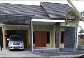 Di sewakan Rumah minimalis deket pasar gentan Jakal km 10