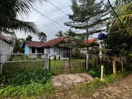 Rumah deket Stasiun