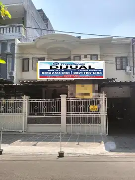 Dijual Rumah bisa utk usaha LT 210 m2 strategis Galaxy Bekasi Selatan