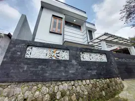 Dijual Villa Mewah 3 Lantai Tawangmangu | Villa Kawasan Wisata