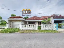 Dijual Rumah Hook Strategis di jalan Badung Taman Baru Banyuwangi kota