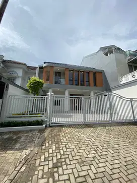 Dijual rumah cantik design mewah boulevard legenda wisata cibubur