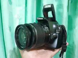 Kamera dslr Canon 1100D