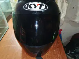 KYT R10 BLACK GLOSSY