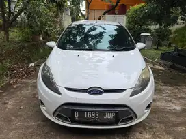 DIJUAL Ford Fiesta 2011 1.6 AT tipe Tertinggi, Siap Pakai !!