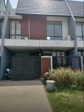 Rumah Di metland Cileungsi jalan boulevad dijual over kredit