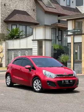 Kia Rio 2012 Merah Merona