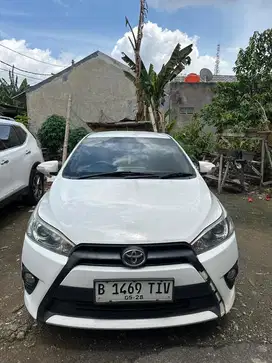 TOYOTA YARIS G AT 2015 PUTIH LOW KM