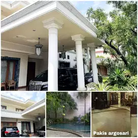 Dijual Rumah Mewah Ada Swimming Pool&Jacuzzi di Pakis Argosari