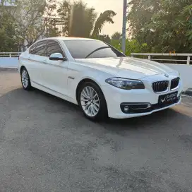 31 ribu BMW 528i Facelift sunroof 3 tv Harmon kardon full spek terawat