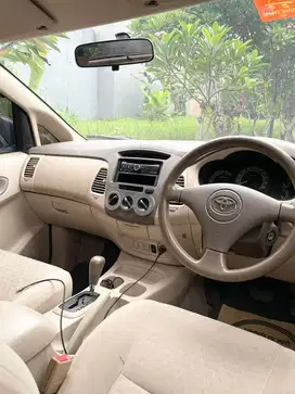 Toyota Kijang Innova 2005 Bensin