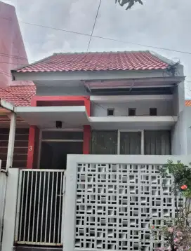 Dikontrakkan rumah beserta perabotnya di GKB lokasi strategis