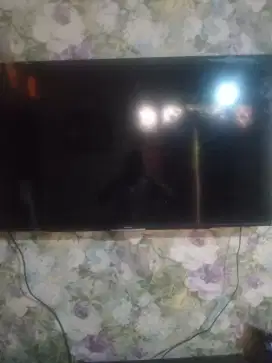 Dijual cepat tv sharp smart 43 inch sesuai kondisi