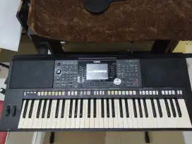 Keyboard Yamaha. PSR S950 Seken normal