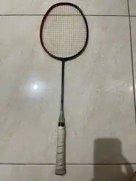 raket yonex astrox 68D ada minus shock